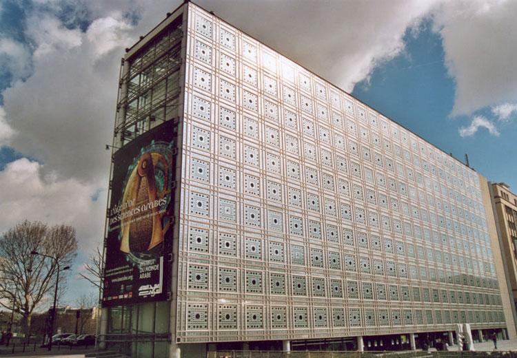 Institut du Monde Arabe, Parigi — Jean Nouvel e Architecture-Studio. La schermatura tradizionale reinterpretata in chiave contemporanea. Immagine dalla presentazione.