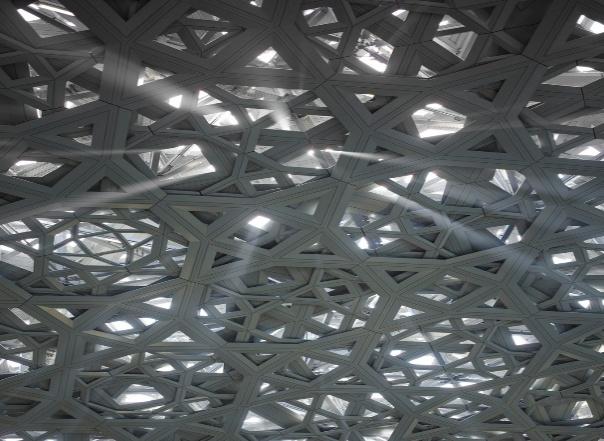 Louvre Abu Dhabi — Jean Nouvel, 2017. La cupola filtra la luce e costruisce un paesaggio d’ombra. Immagine dalla presentazione.